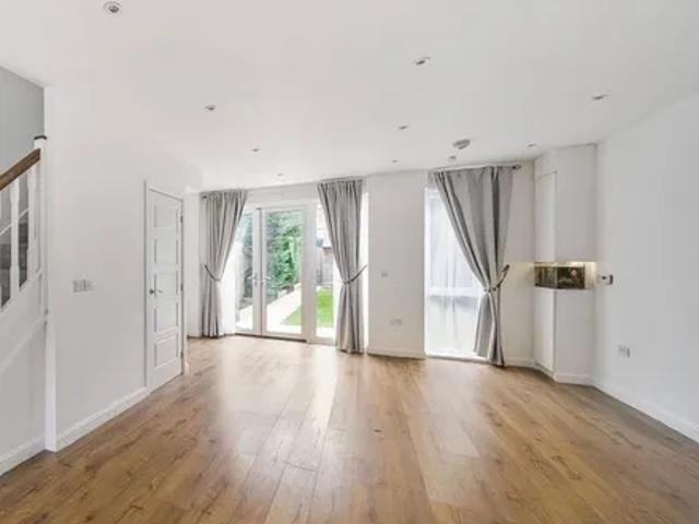 House for rent in Mill Hill, Greater London