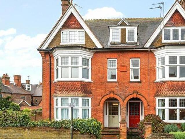 House for sale in Fole, Surrey