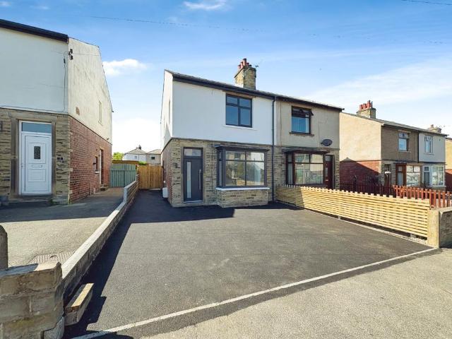 House for rent in Lascelles Hall, Kirklees