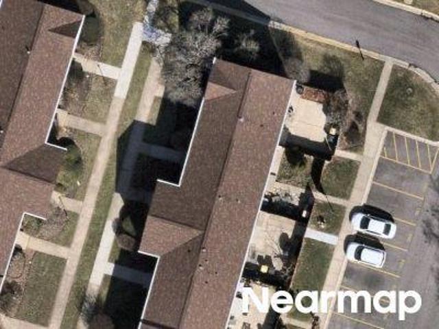 Townhouse for sale in Streamwood, Illinois