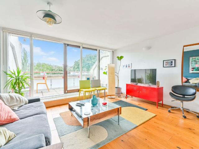 Apartment for rent in Alexandra Road Estate, Greater London