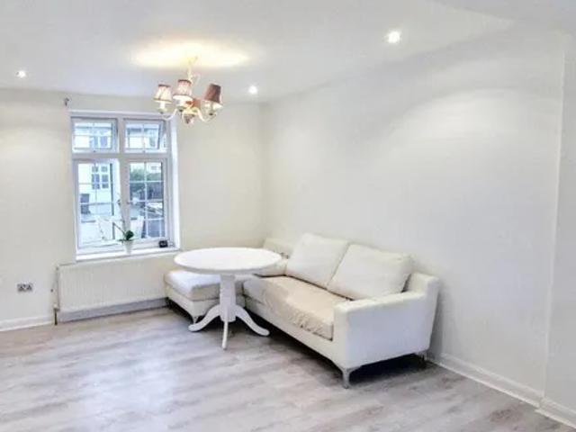 House for rent in Becontree, Greater London