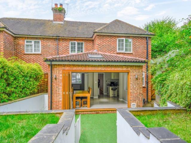 House for rent in Ottershaw, Runnymede