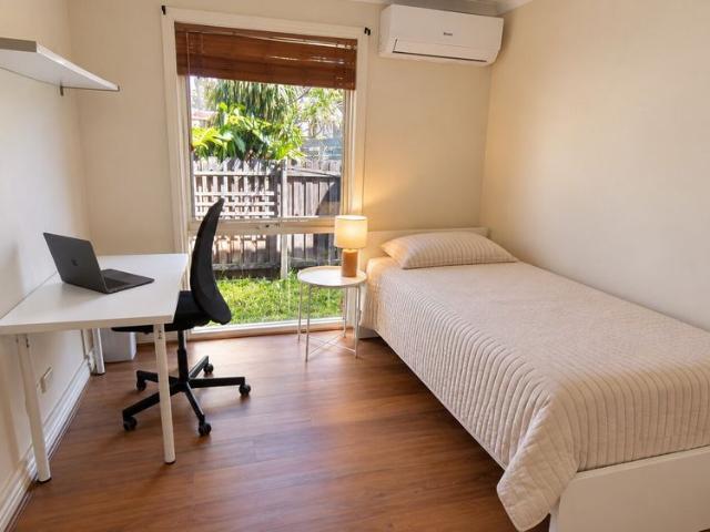 Room for rent in Valley View, Melbourne