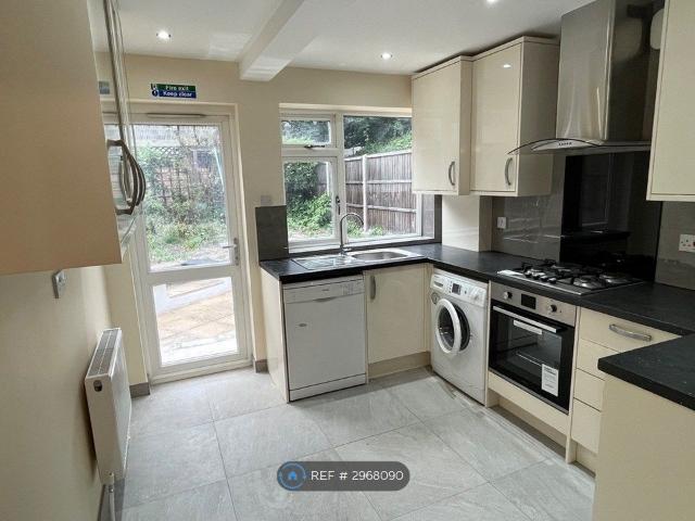 Apartment for rent in Wealdstone, Greater London