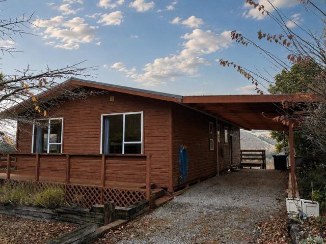 House for rent in Otakou