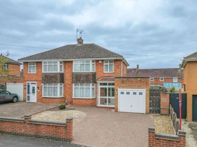 House for sale in Nuneaton, Nuneaton and Bedworth