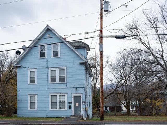 House for sale in Mexico, Maine