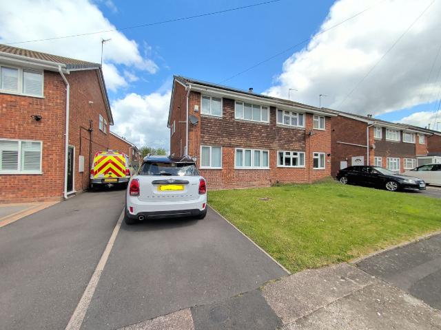 House for rent in Aldersley, West Midlands