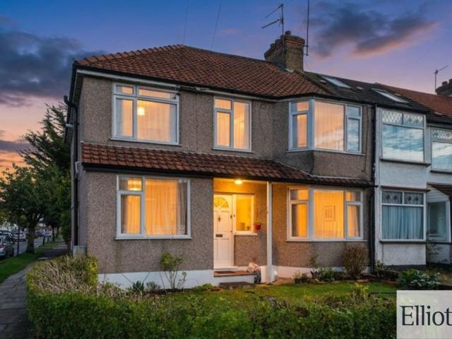 House for rent in Lane, Greater London