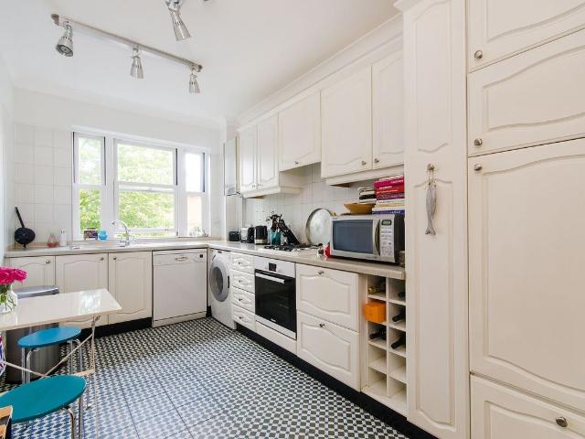 Apartment for rent in Harrow On The Hill, Greater London