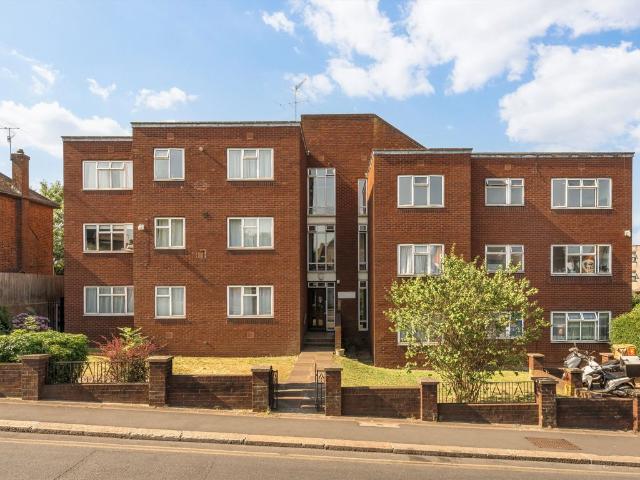Apartment for rent in Harrow On The Hill, Greater London