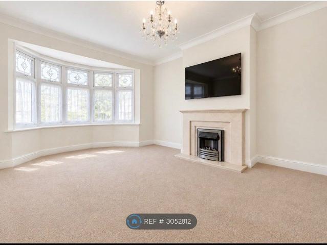 House for rent in London Borough of Redbridge, Greater London