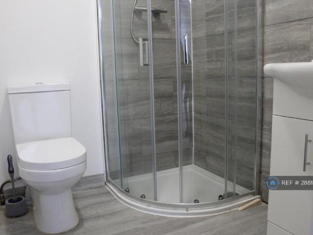 House for rent in London Borough of Redbridge, Greater London
