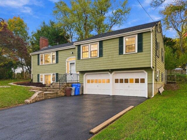 House for sale in Gooch Corners, Holliston