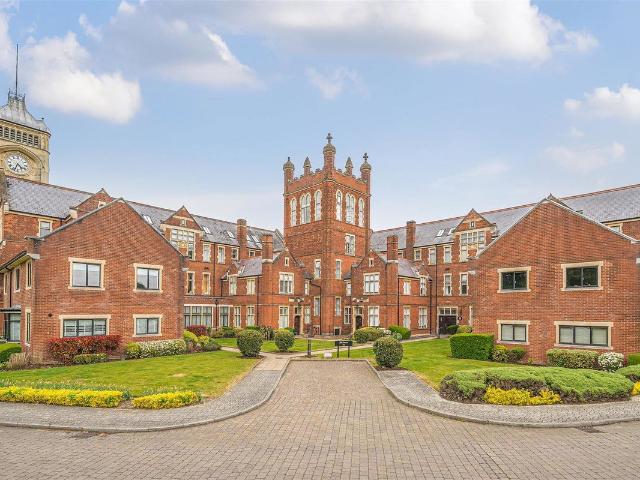 Apartment for rent in Connaught Park, Bushey