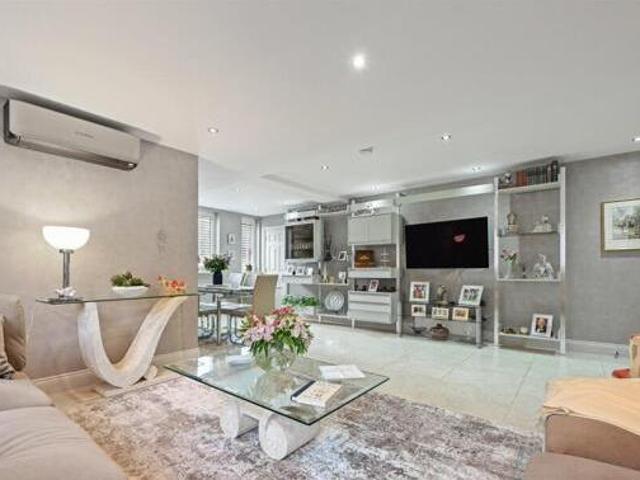 House for sale in Bushey