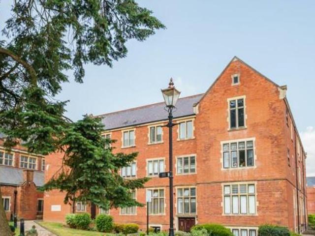 House for sale in Bushey