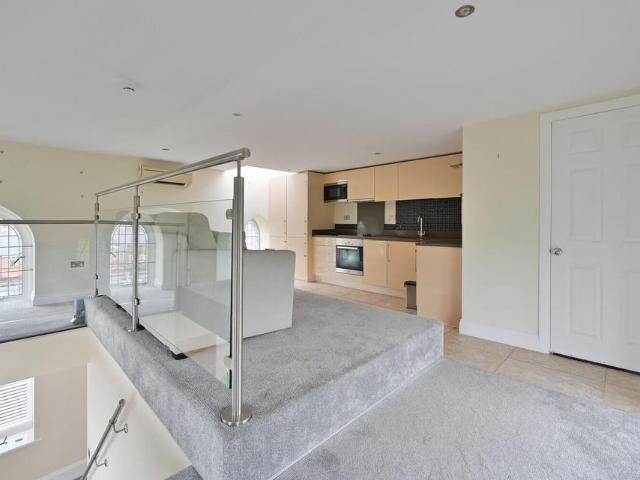Apartment for rent in Connaught Park, Bushey