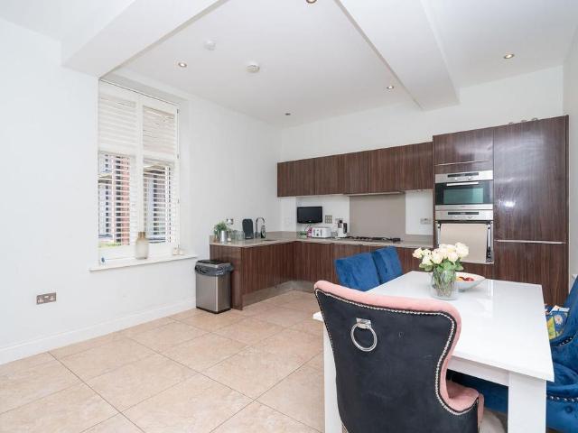 Apartment for rent in Connaught Park, Bushey
