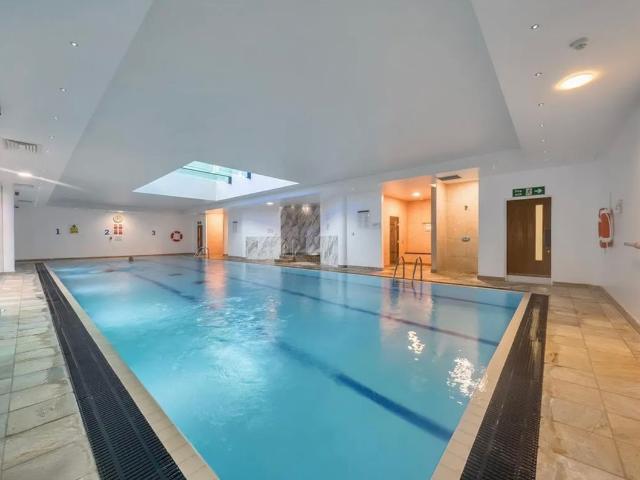 Apartment for rent in Connaught Park, Bushey