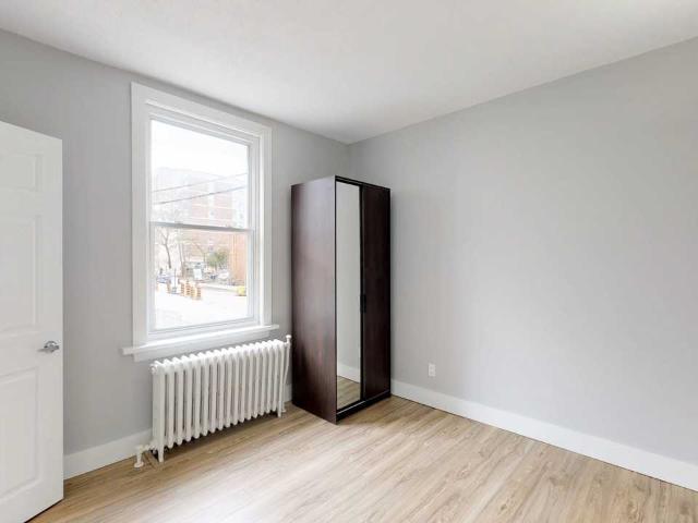 Apartment for rent in Mulhurst Bay, Ontario