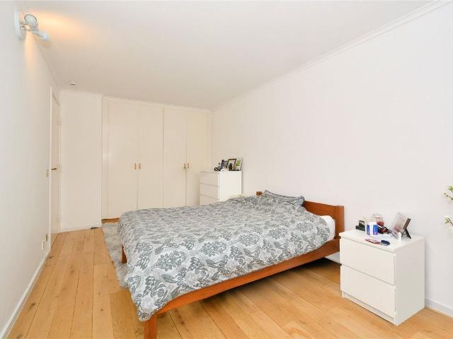 Room for rent in Surrey Quays, Greater London