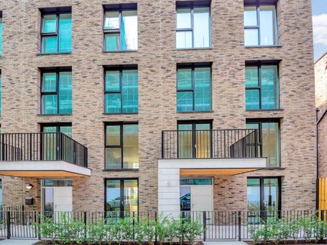 House for rent in Silvertown, Greater London