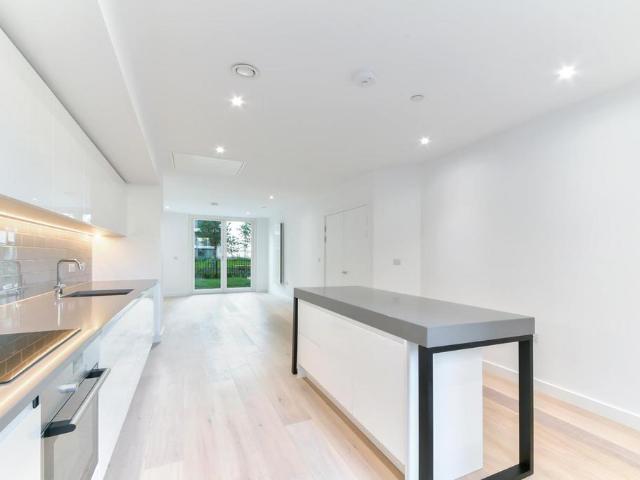 House for rent in Silvertown, Greater London