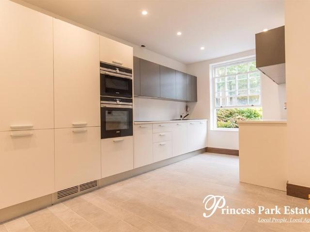 Apartment for rent in Friern Barnet, Greater London