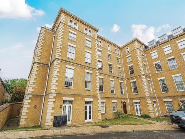 House for rent in Colney Hatch, Greater London