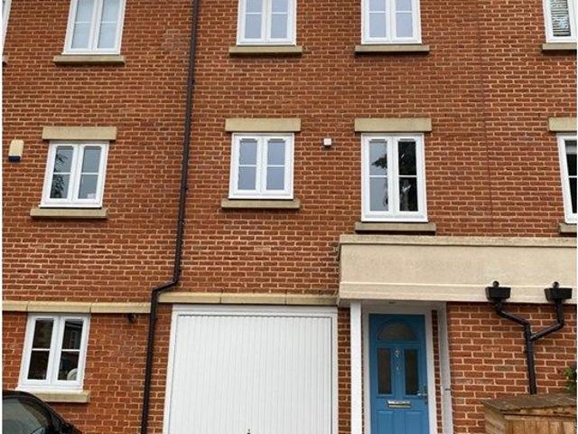 House for rent in Red Hill, Surrey