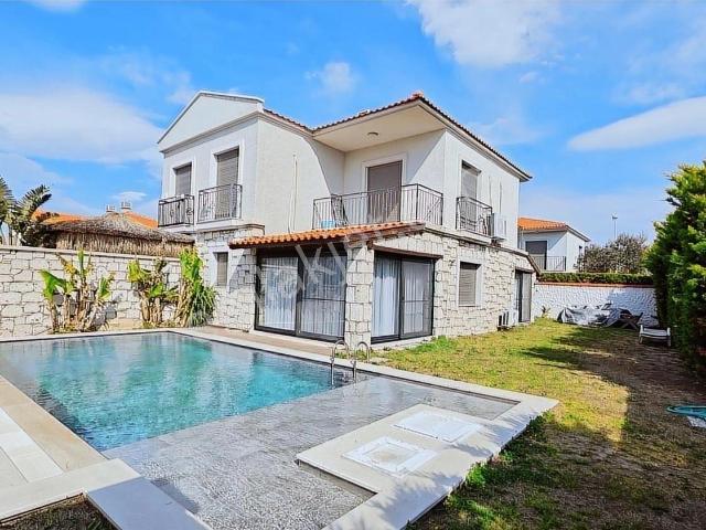 Çeşme, İzmir içerisinde kiralık Villa