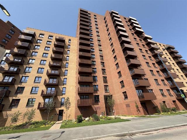 House for rent in London Borough of Ealing, Park Royal