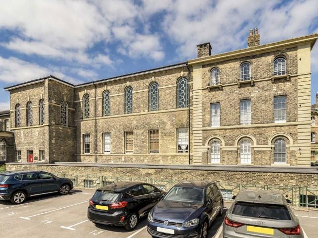 Apartment for rent in Shooters Hill, Greater London