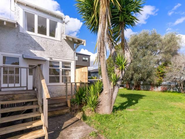 House for rent in Three Kings, Oroua County
