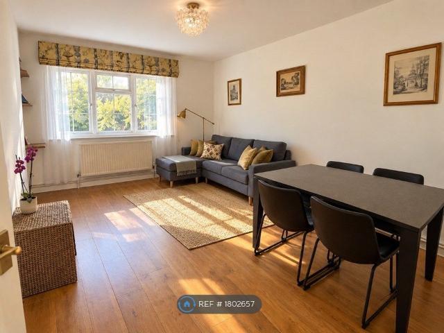 Apartment for rent in Pitfield Estate, Greater London