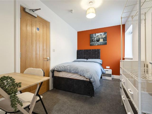 Room for rent in Horsell, Woking