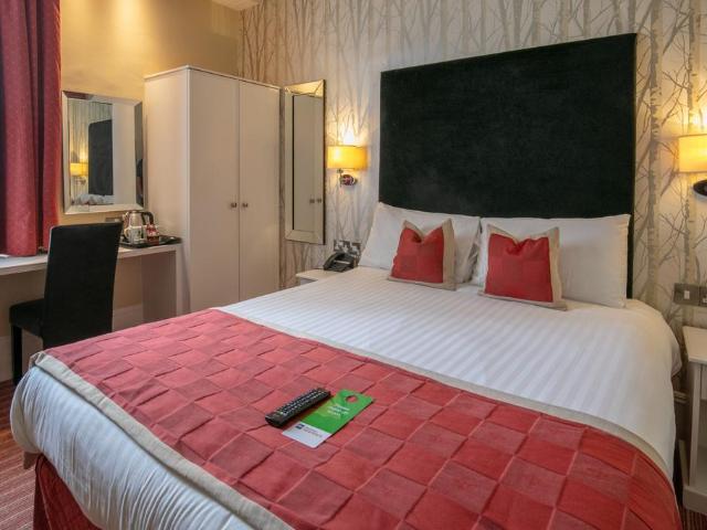 Apartment for rent in Roselands, Eastbourne