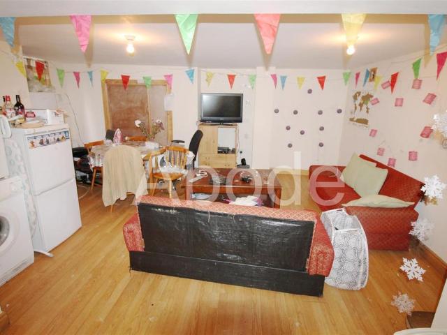 House for rent in Hyde Park, West Yorkshire