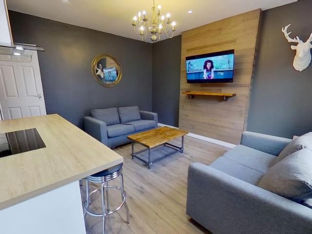 House for rent in Hyde Park, Leeds