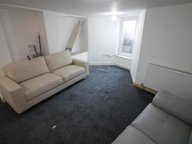 House for rent in Hyde Park, West Yorkshire