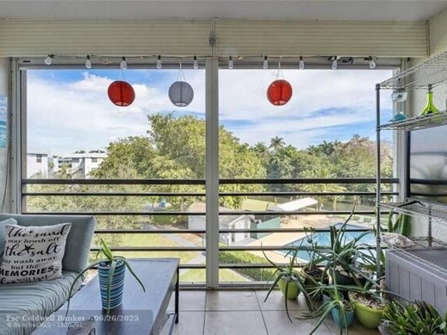 Condo for sale in Oakland Park