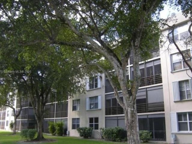 Condo for sale in Oakland Park