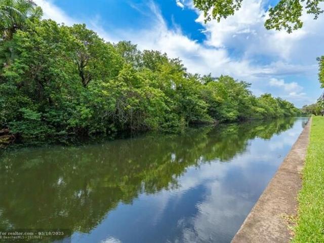 Condo for sale in Oakland Park