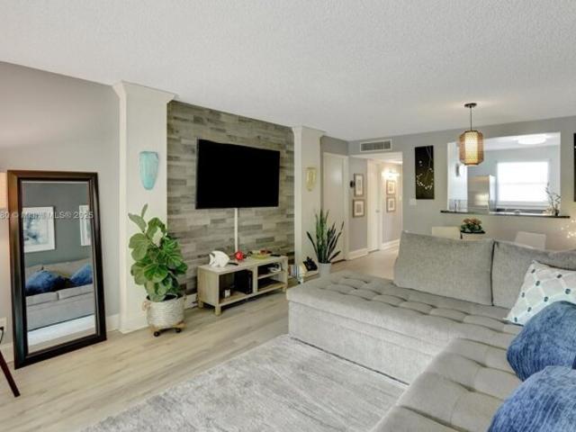 Condo for sale in Oakland Park