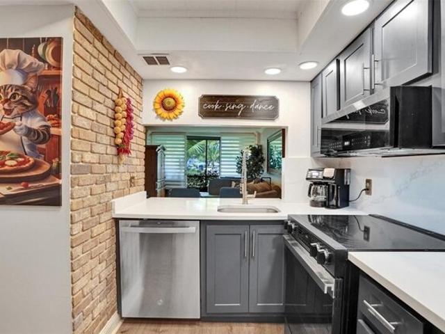 Condo for sale in Oakland Park