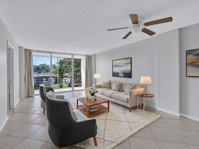 Condo for sale in Oakland Park