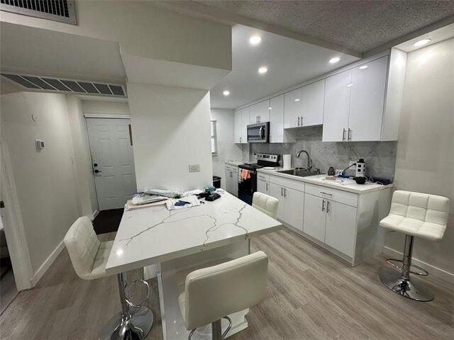 Condo for sale in Oakland Park