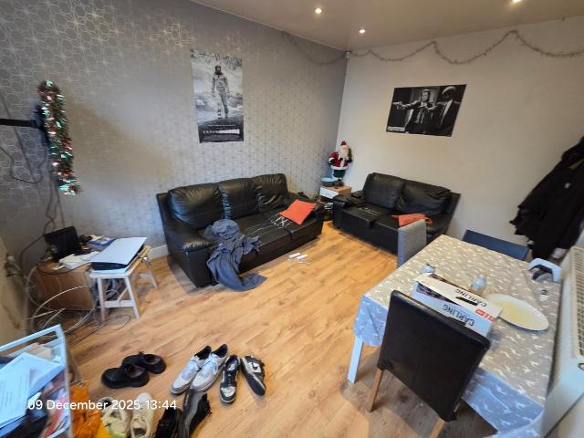 House for rent in Hyde Park, Leeds